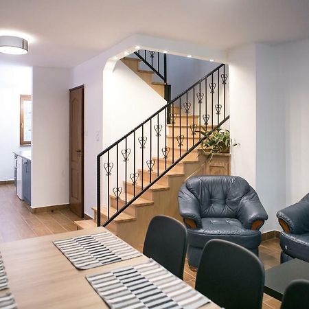 Starlight Apartment Mezőkövesd Esterno foto
