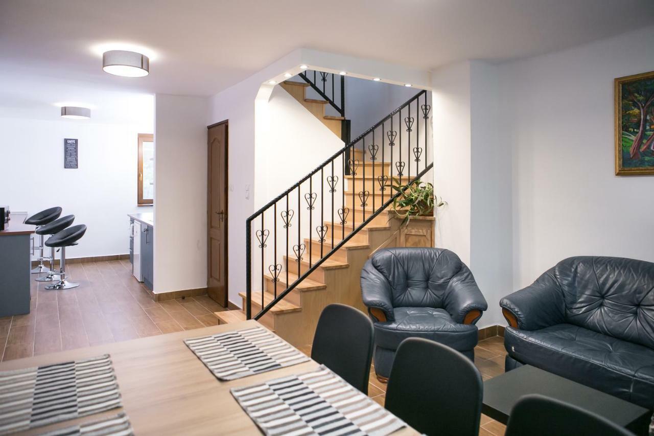 Starlight Apartment Mezőkövesd Esterno foto