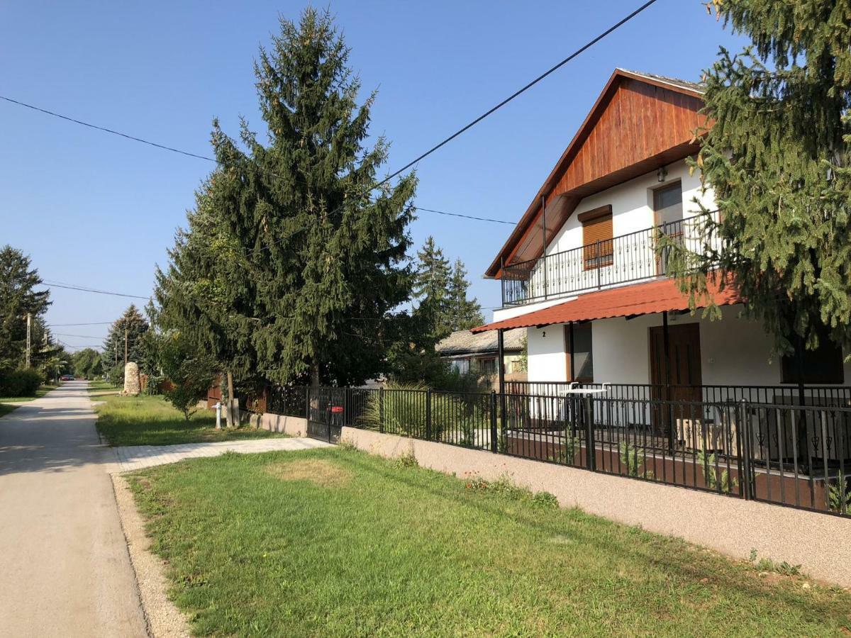 Starlight Apartment Mezőkövesd Esterno foto